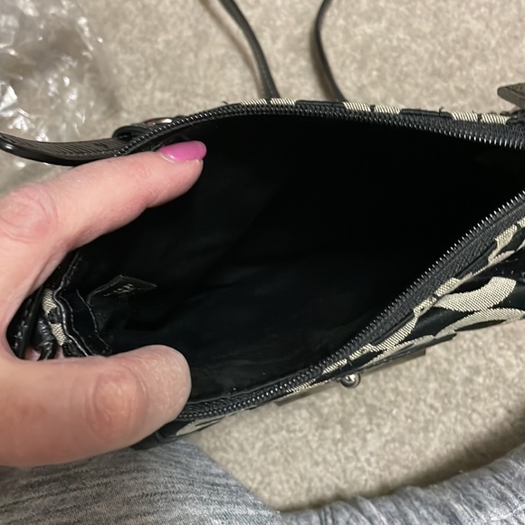 Coach signature cc crossbody bag black embossed leather. Cute detailing. used - Picture 7 of 8